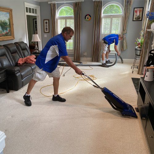 Rug-doctor-blog-2-v1-f-2020 it is always important to call the professionals to clean up stains (big or small), you can actually maintain your area rug at home with some simple steps.